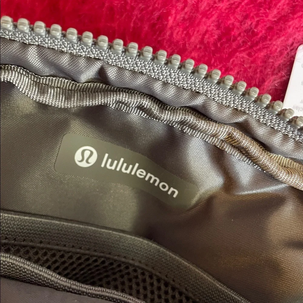 LULULEMON EVERYWHERE 1LTR HYPER TIE-DYE MULTI ROVER BELT BAG GREEN PINK & GRAY
